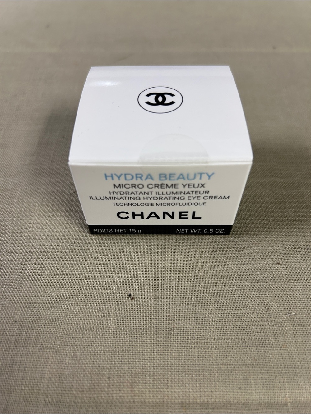 CHANEL Hydra Beauty Illuminating Hydrating Eye Cream - White and Black - Picture 7 of 7